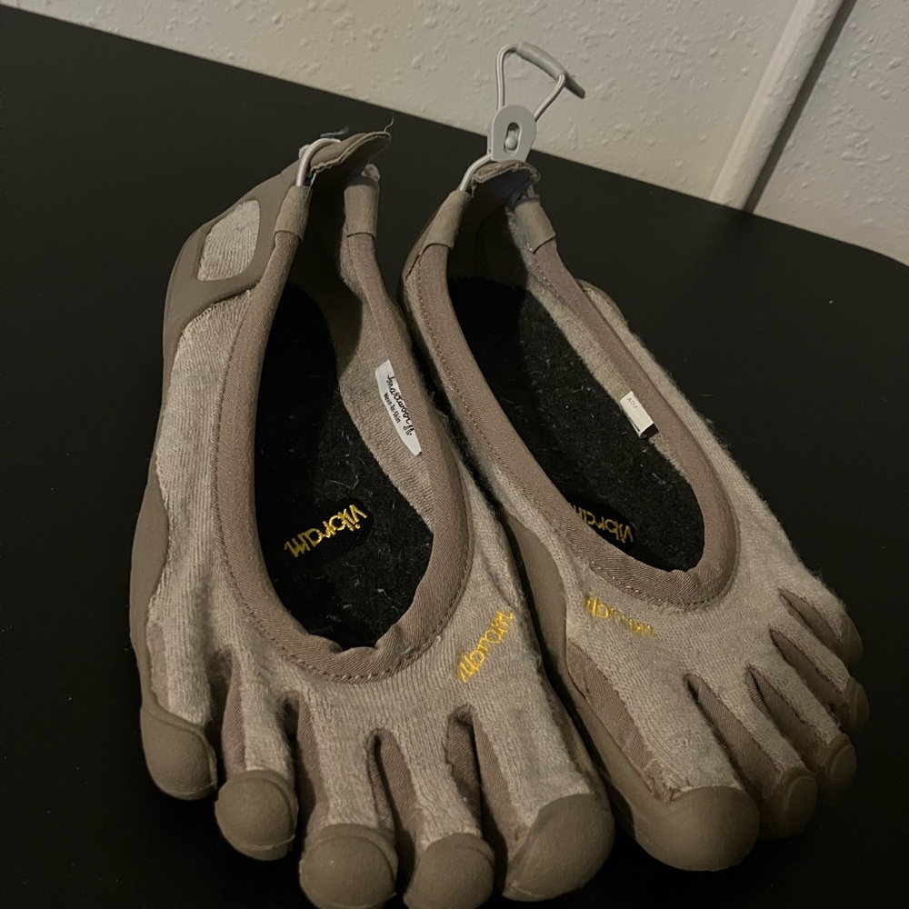 Vibram FiveFingers Toe Shoes Tan